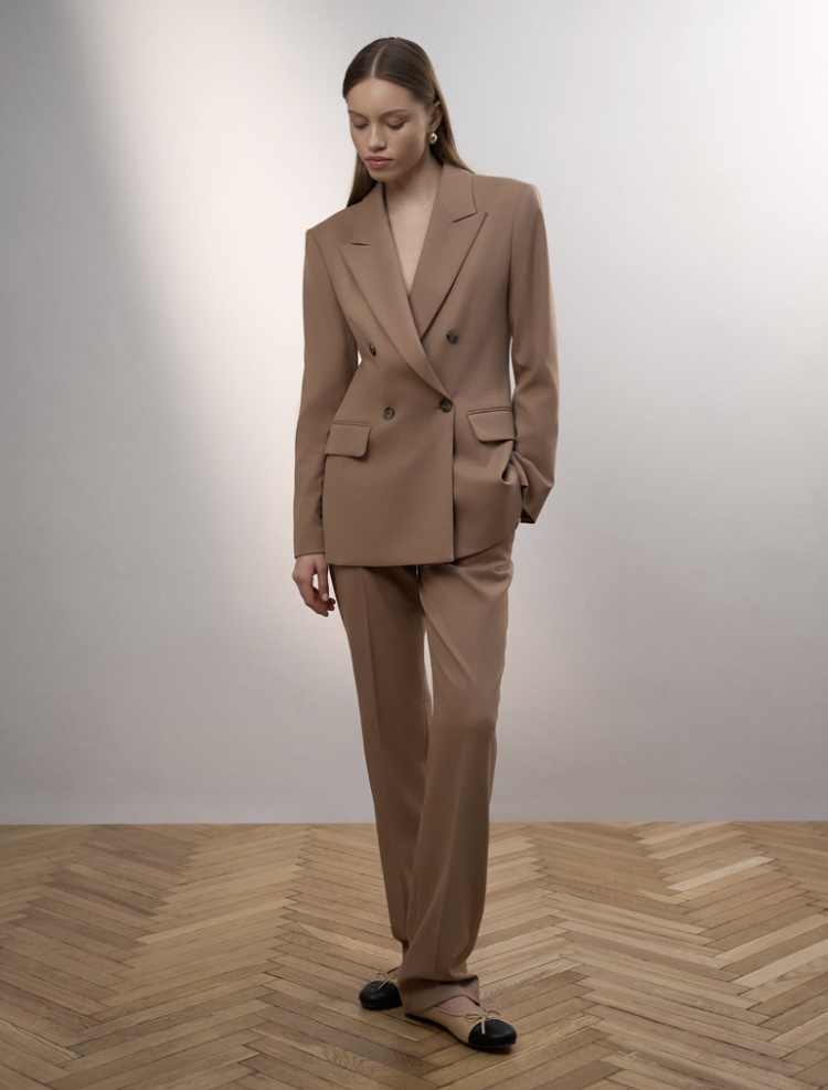 Жакет двубортный прямого кроя