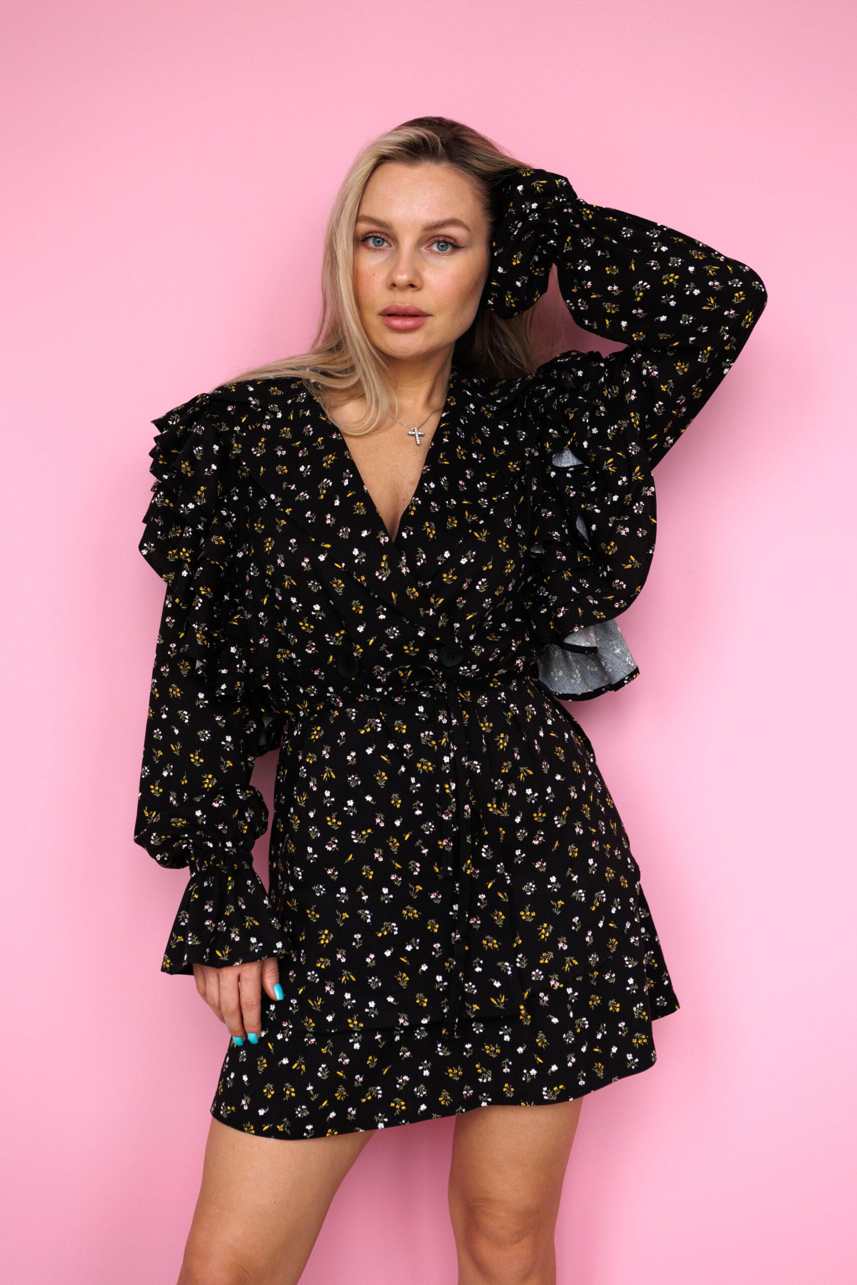 Жакет с акцентной баской из вискозы цветочный принт