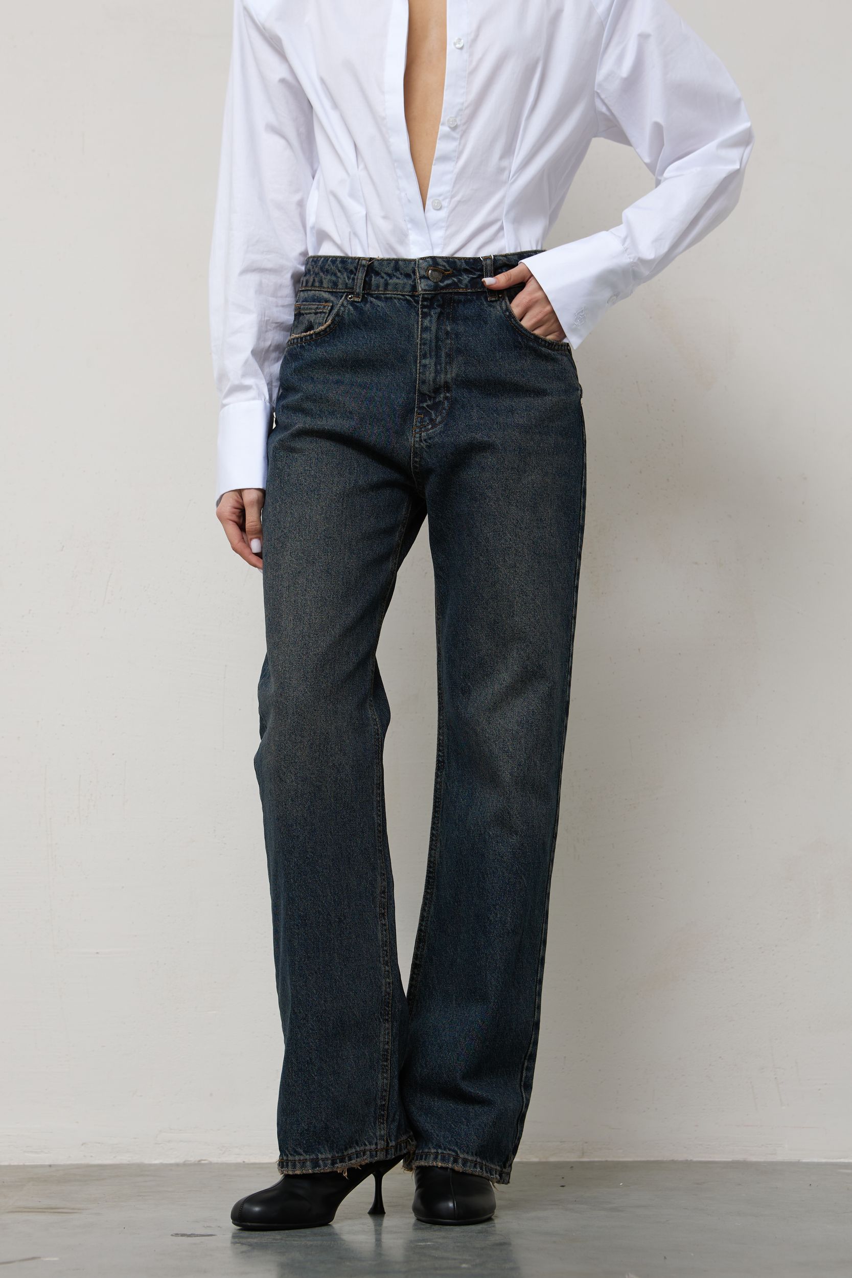 Джинсы STRAIGHT VINTAGE с потертостями