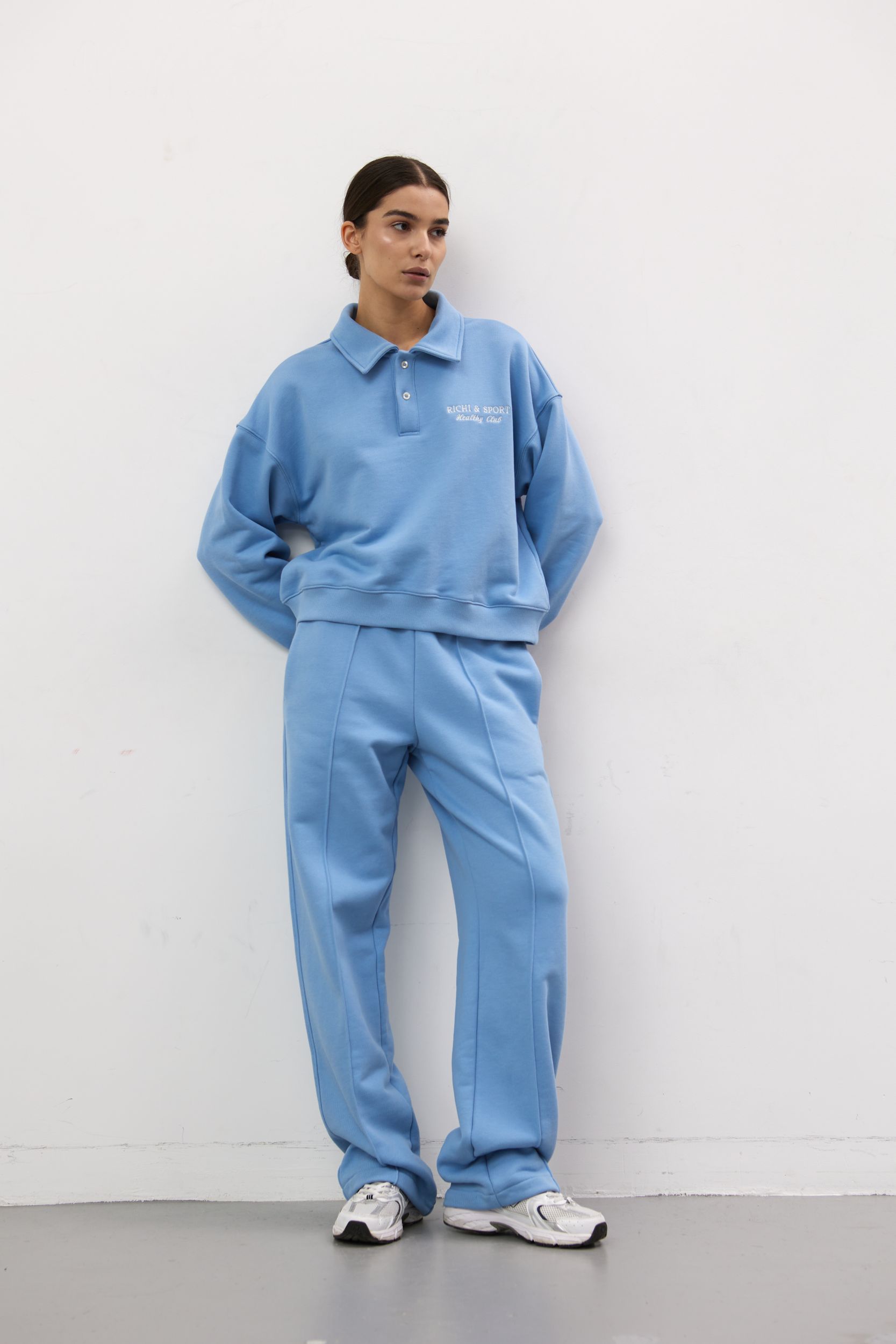 Свитшот поло RSP с белой вышивкой