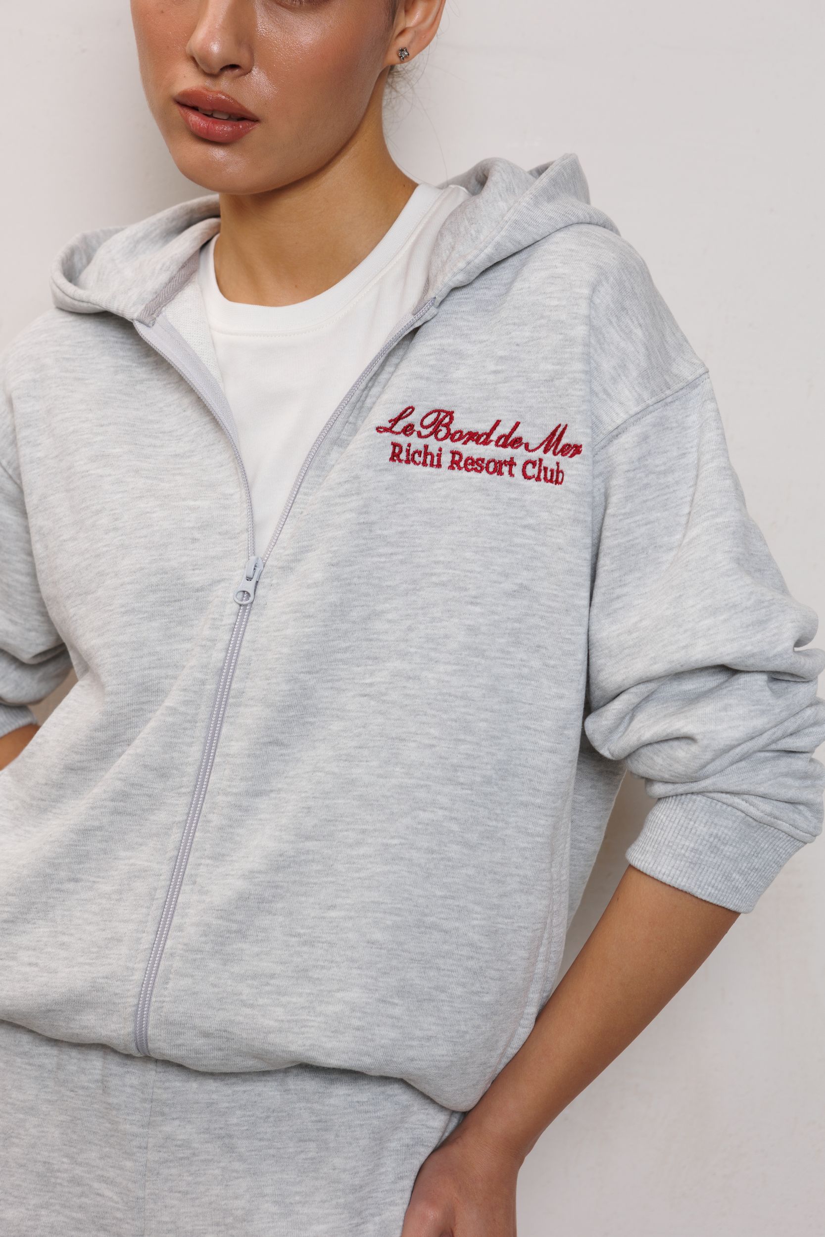 Худи LE BORD вышивка спина крас