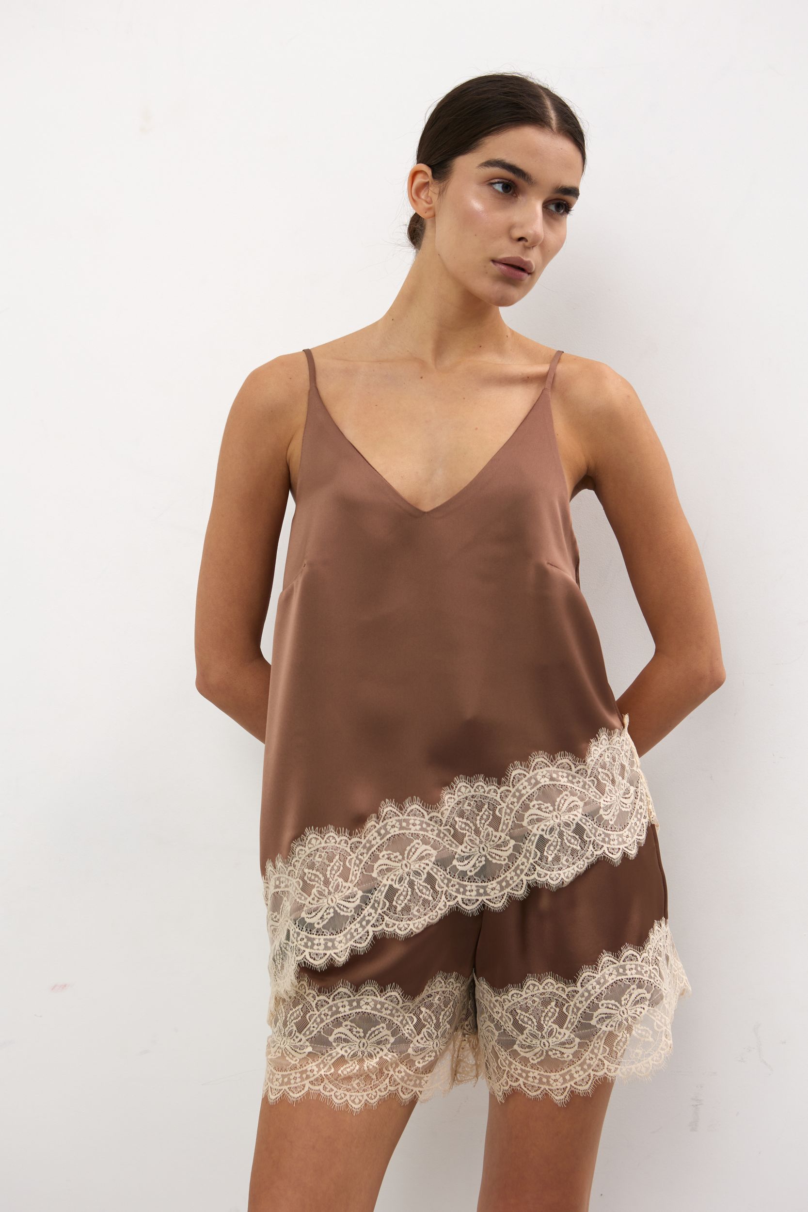 Топ ROMANTIC LACE атласный